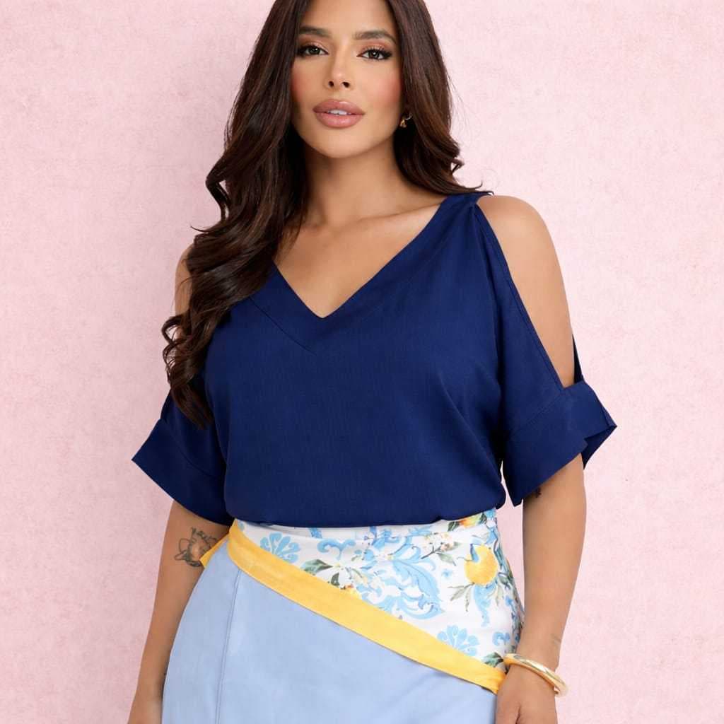 Blusa Feminina Viscolinho | Ombro Vazado Gola V - Estilo e Conforto M G GG