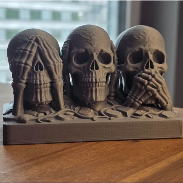 Estátua do Trio de Caveiras: Não Veja, Não Ouça, Não Fale o Mal