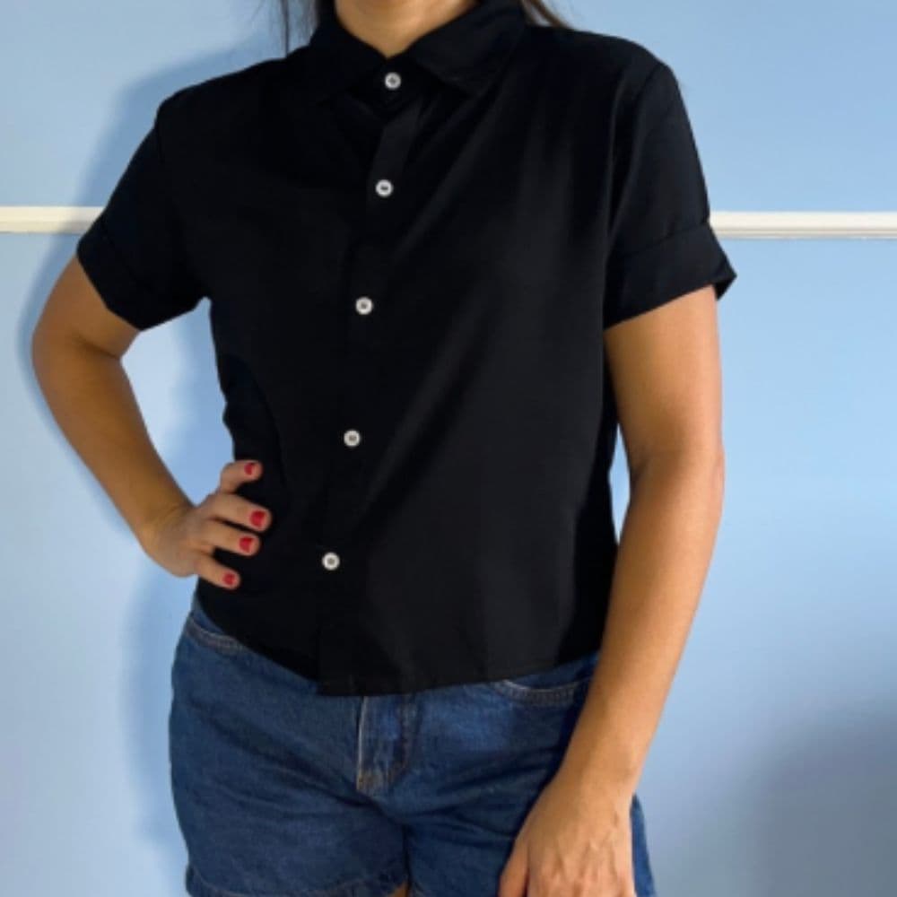Blusa Camisa Feminina com Manga Curta e Botões Preto