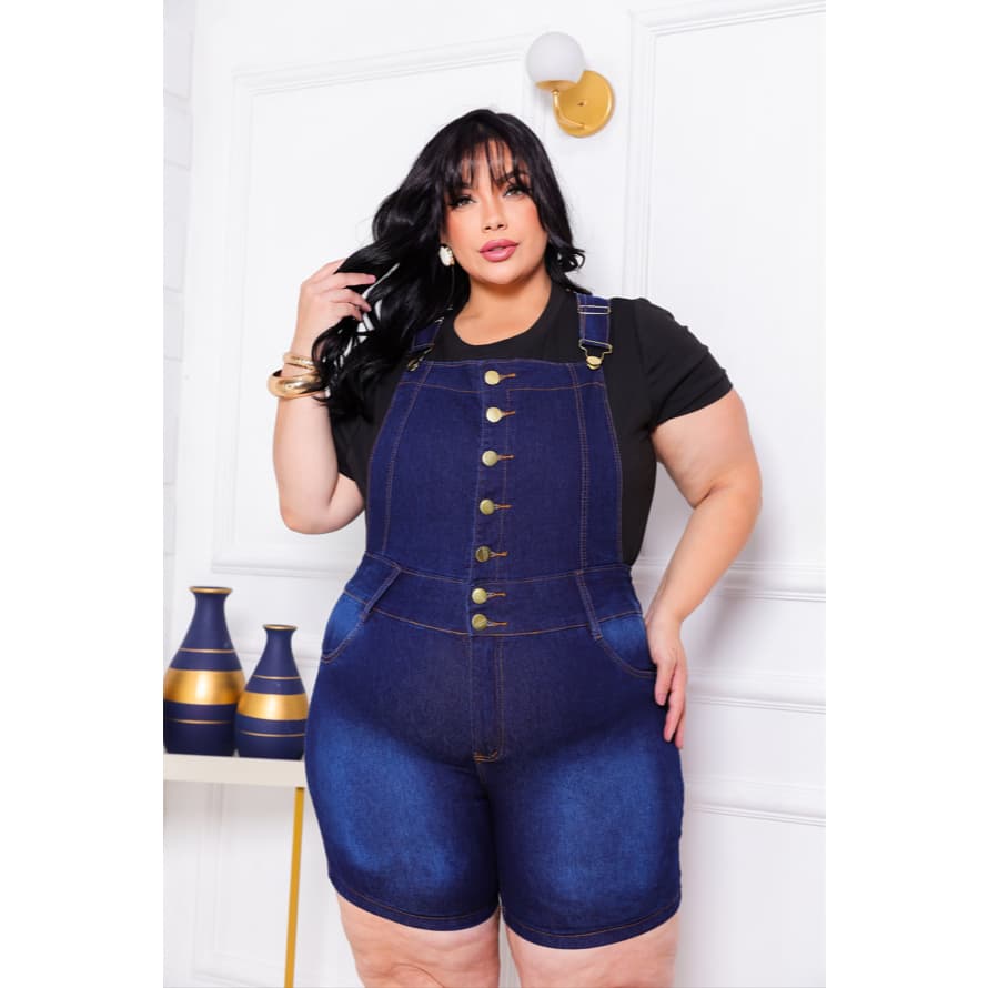 Jardineira Short Jeans Com Lycra Plus Size