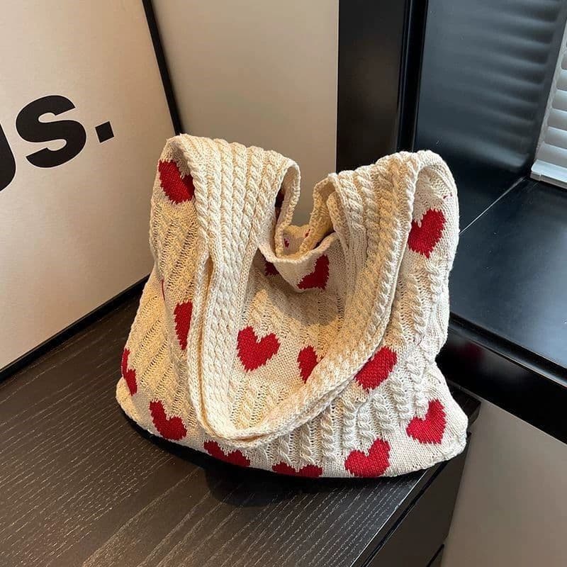 Bolsa Hobo de Crochê com Padrão de Corações Vermelho – Estilo Y2K