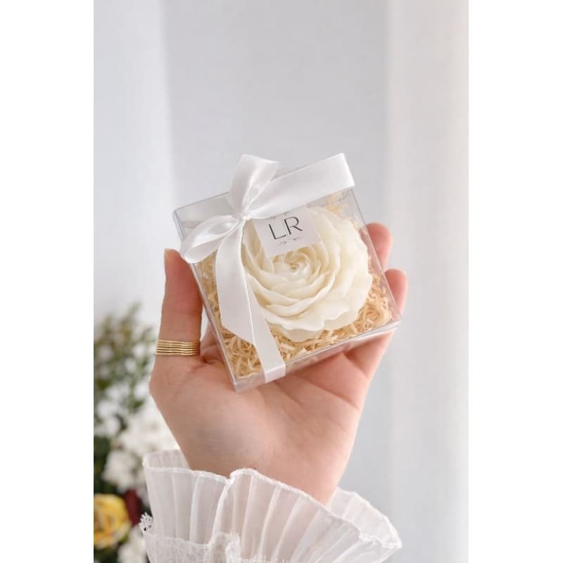 kit lembrancinha vela aromatica peonea na caixa com palha, lembrancinha de casamento, aniversário, vela perfumada