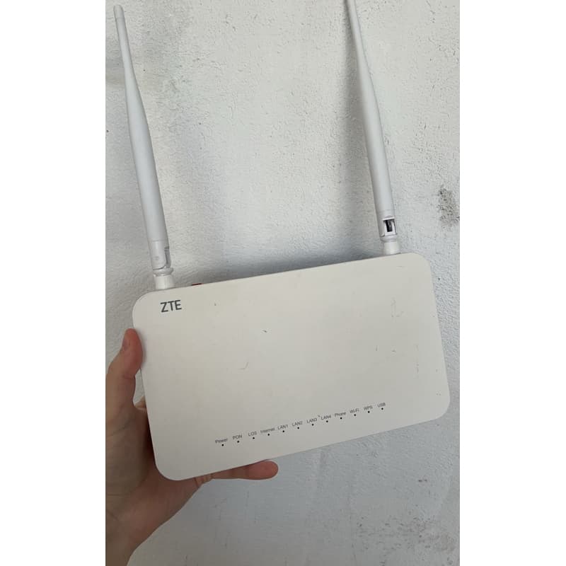 ONT ZTE GPON ZXHN F670L com fonte usado