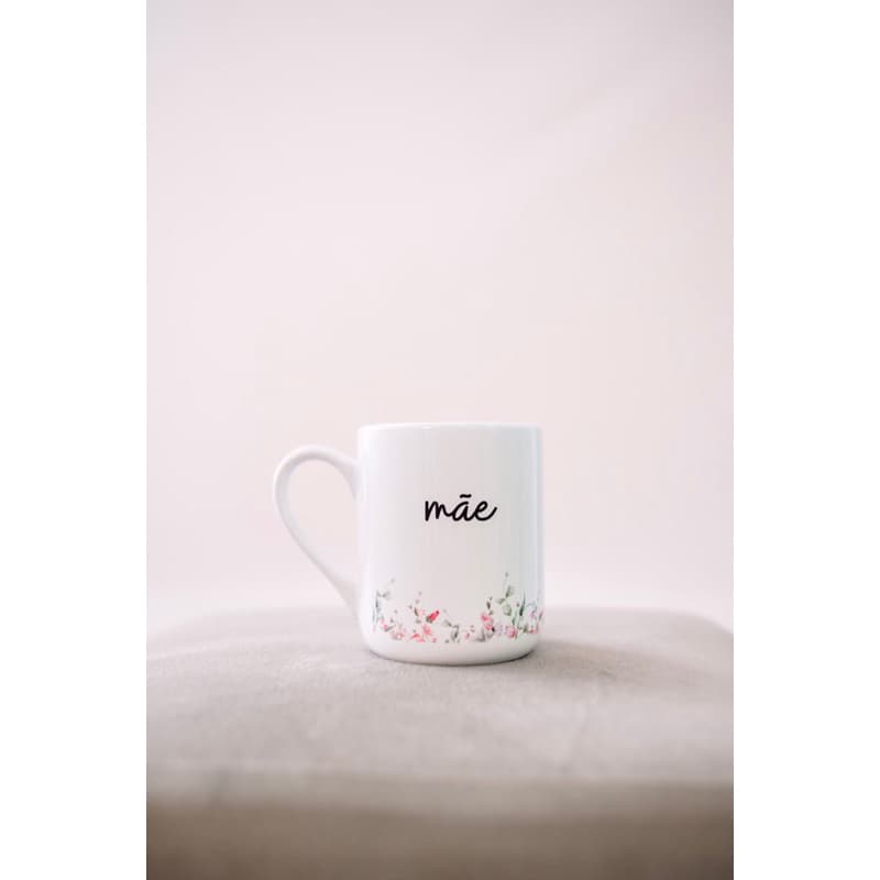 Caneca personalizada Dia das Mães arredondada floral presente 325ml