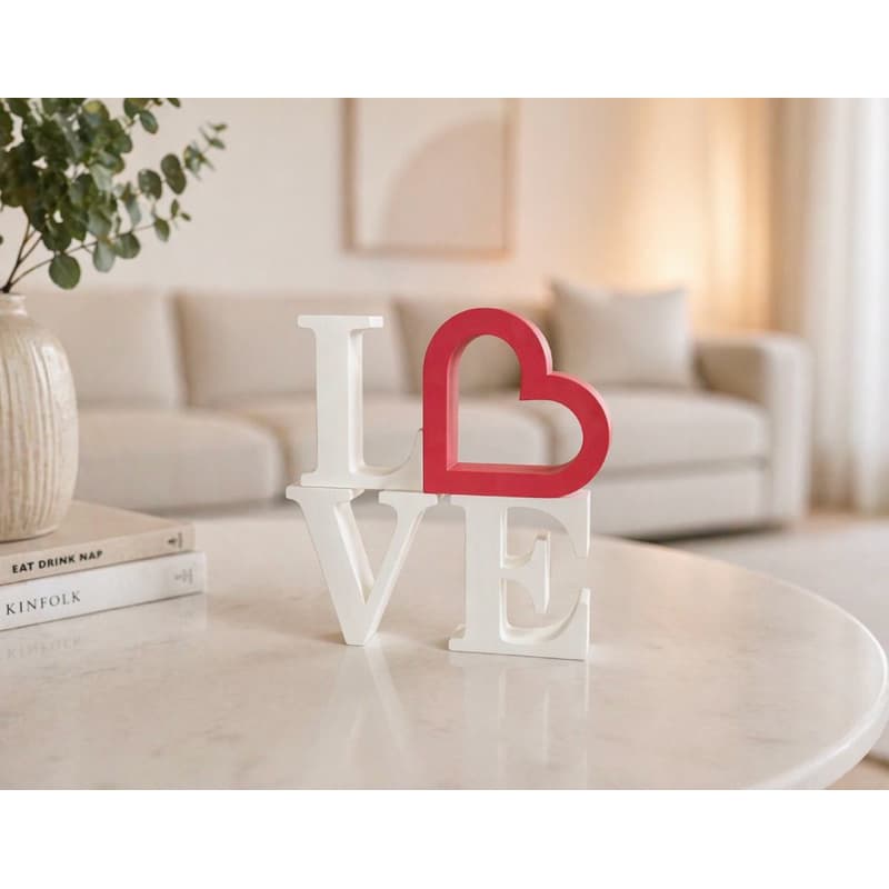 Escultura Decorativa LOVE com Coração – Peça Moderna e Romântica para Ambientes Elegantes COD-178