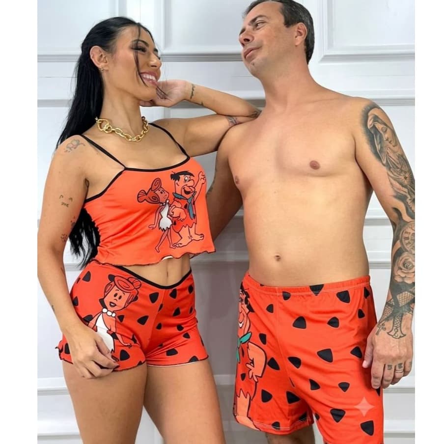 Pijama Casal Baby Doll Suede Cropped Feminino + Samba Canção Masculino Conforto Para Dormir e Estilo