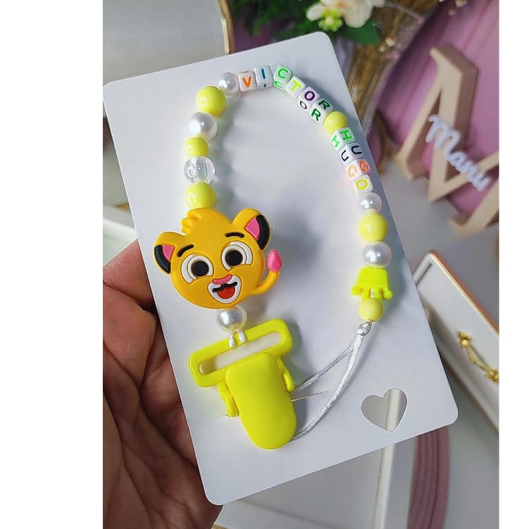 Prendedor de Chupeta Bolofofo Rick, prendedor de bico para bebê, chupeta infantil, bolofofos para crianças.