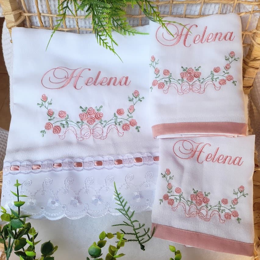 Kit Toalha Fralda + Fralda + Lencinho Bordadas Personalizadas c/ Nome Jardim Menina