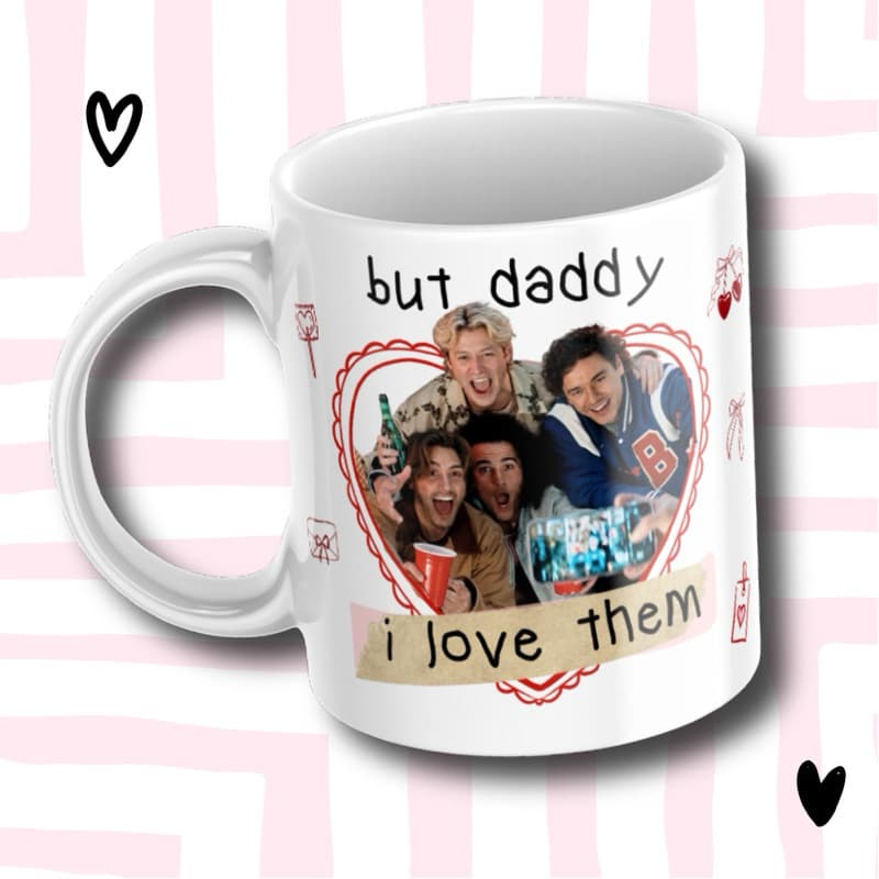 Caneca “Daddy But I Love Him” e I Love Them - Off Campus | Garrett Graham & Dean Di Laurentis & Logan & Tucker