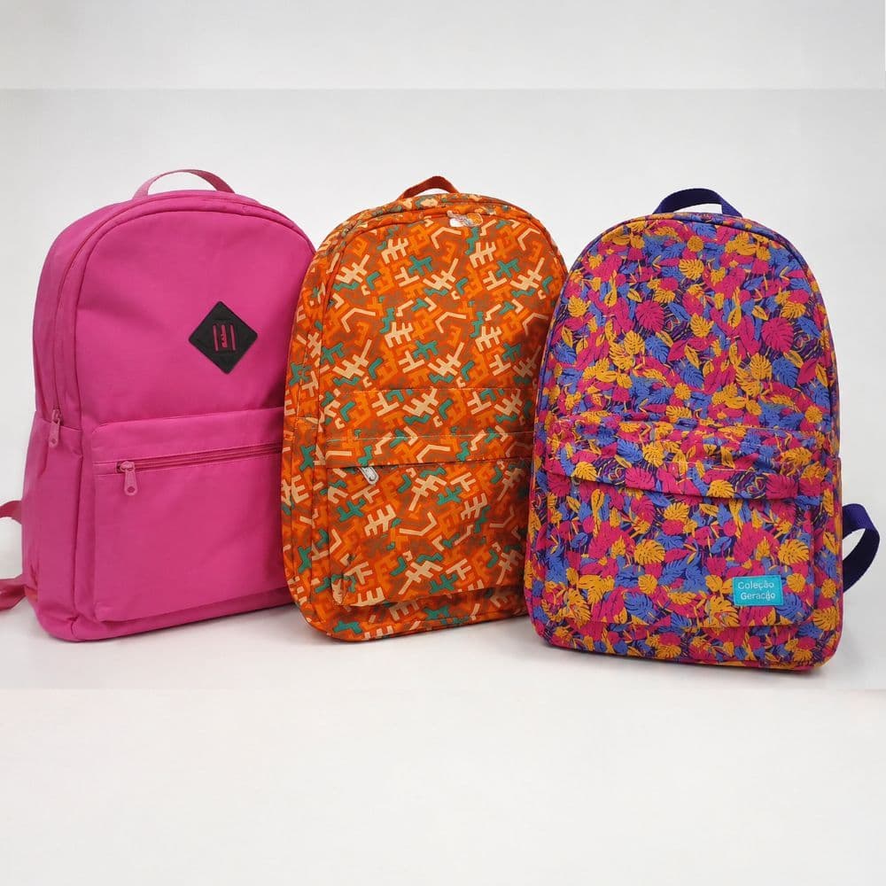 Mochila Escolar Juvenis Unissex Estampada Com Bolso Frontal e Alças Ajustáveis