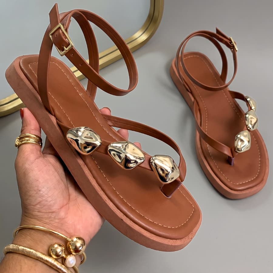 Sandália Feminina Casual Detalhe Dourado Moda Confortável Papete Flat