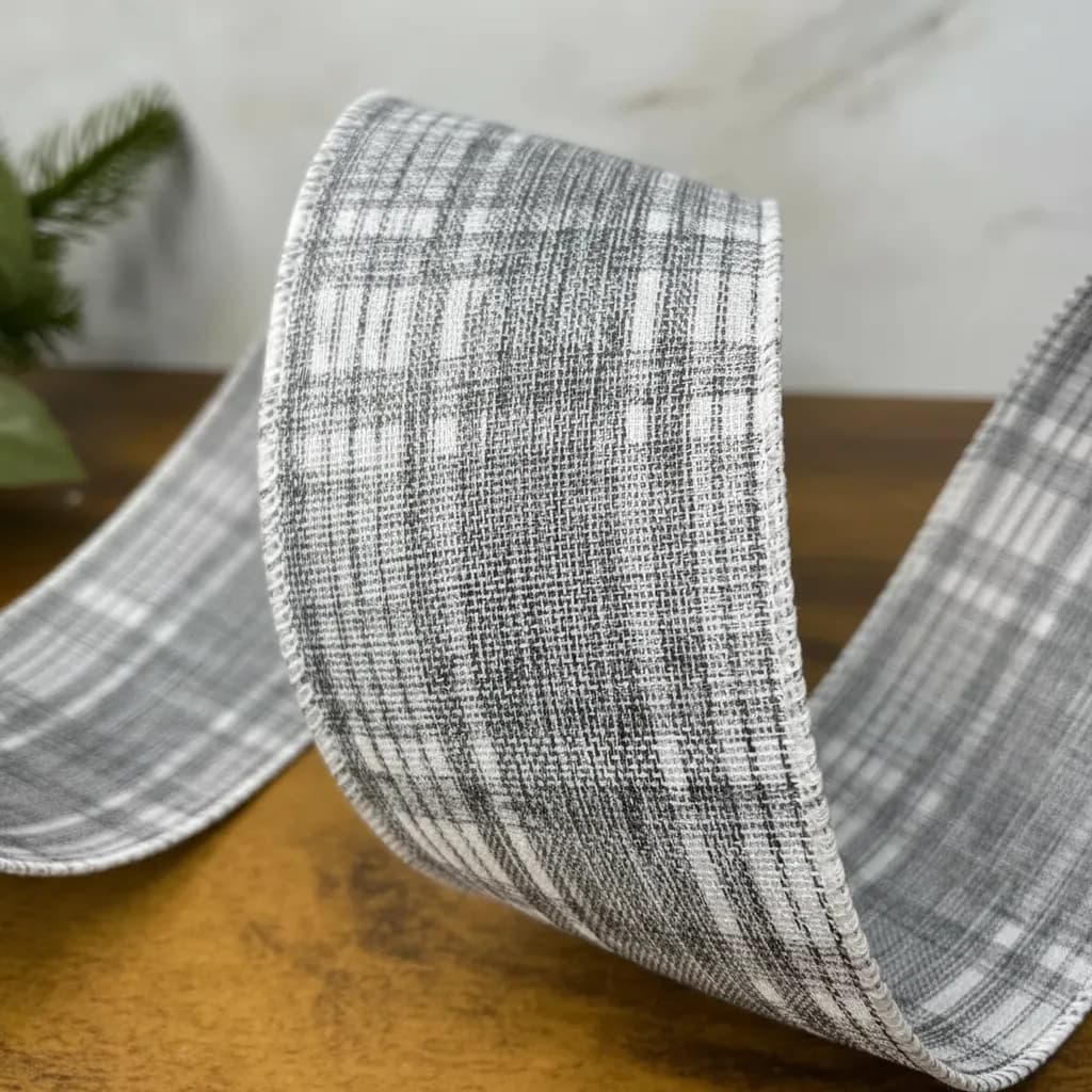Fita Natalina Aramada 6,3cm Xadrez Cinza E Branco 9,14mt