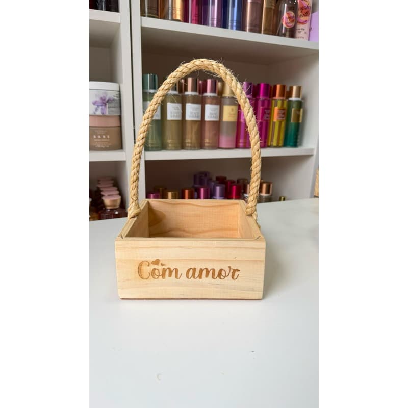 Cesta de Madeira Quadrada 16cm com Alça de Sisal Reforçada com Arame Com Escrita Com Amor