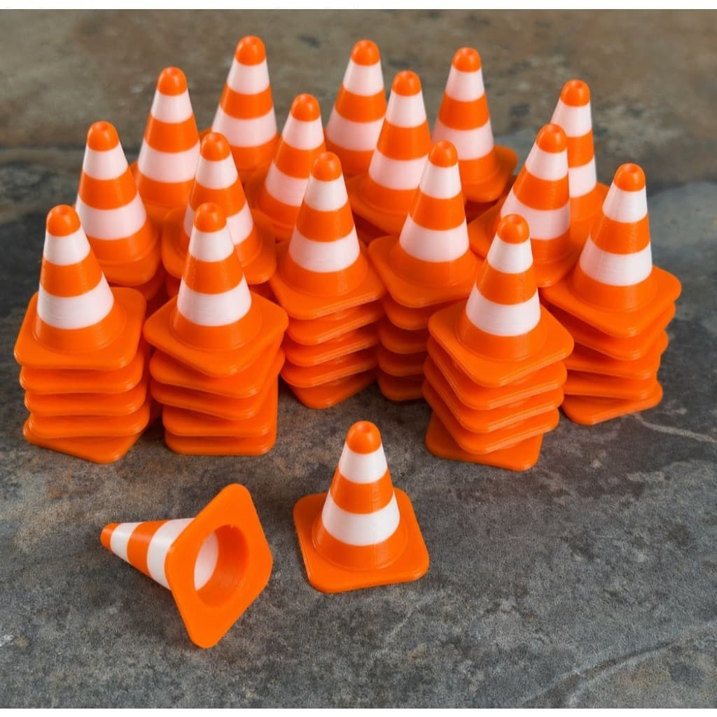 Cone de Sinalização Miniatura Escala 1:32 – 2,4 cm para para Cenários e Colecionismo