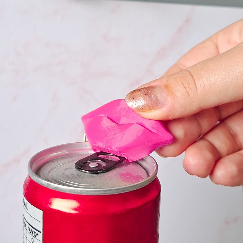 Chaveiro boca abridor de latas- Cor PINK