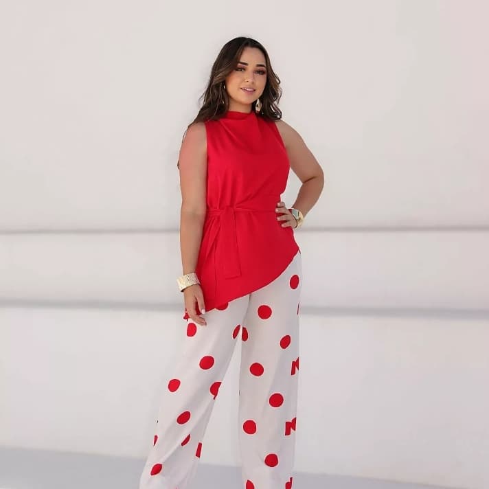 Conjunto Ravena Calça Poa e Blusa Assimétrica Alladim com Cinto Removível Confortável e Elegante em Tecido Viscolino