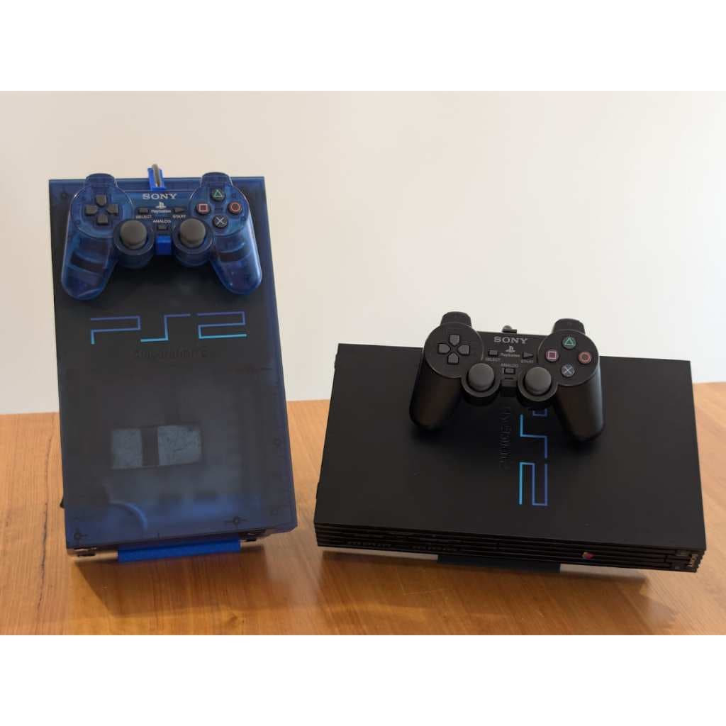Suporte Porta Expositor Playstation 2 Fat e Controle Horizontal ou Vertical Game Retrô PS2