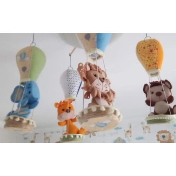 Decoração Encantadora para Quarto de Bebê - Móbile de Berço Balões com Safari