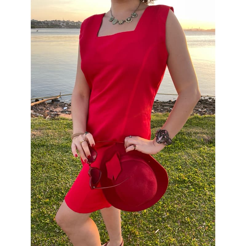 vestido vermelho reto vintage linho brechó desapego bazar retrô