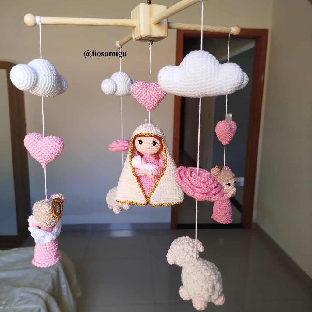 Móbile Nossa Senhora,  amigurumi, crochê, decoração, berço, menino, menina