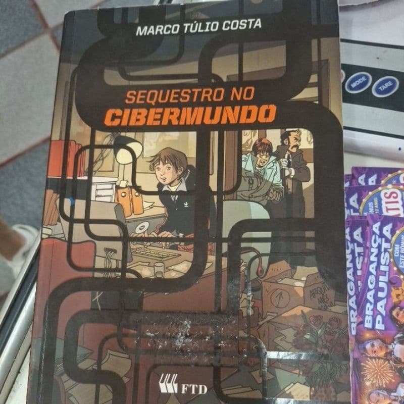Livro: Sequestro no cibermundo