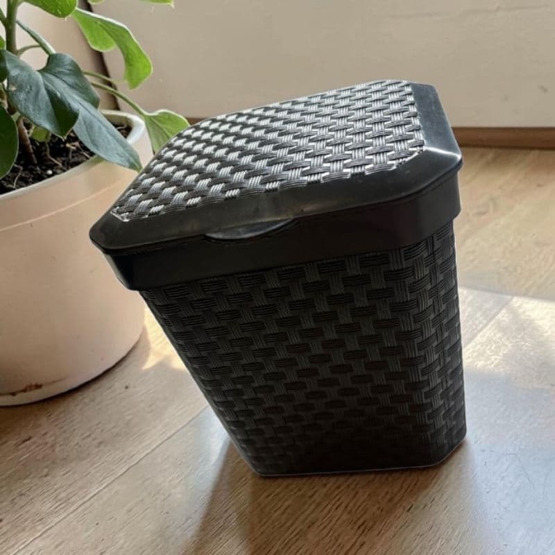 Lixeira de Pia Rattan Preta 5L - Design Sofisticado e Compacto