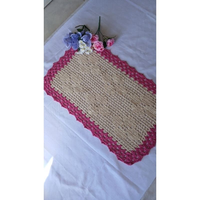 Tapete de crochê rosa e crú / tapete retangular de crochê