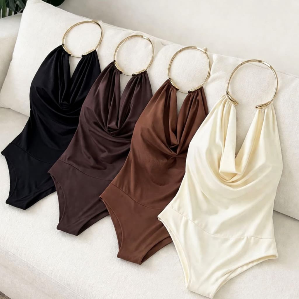 Body Feminino Luxo Decote Drapeado com Argola Dourada Elegante Tecido Premium Moda 2026