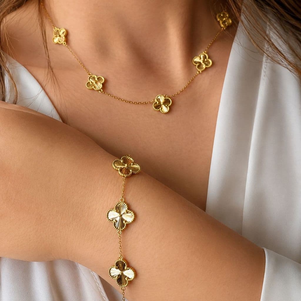 Conjunto Colar + Pulseira Flor Dourada Luxo Feminino | Aço Inoxidável Antialérgico | Delicado