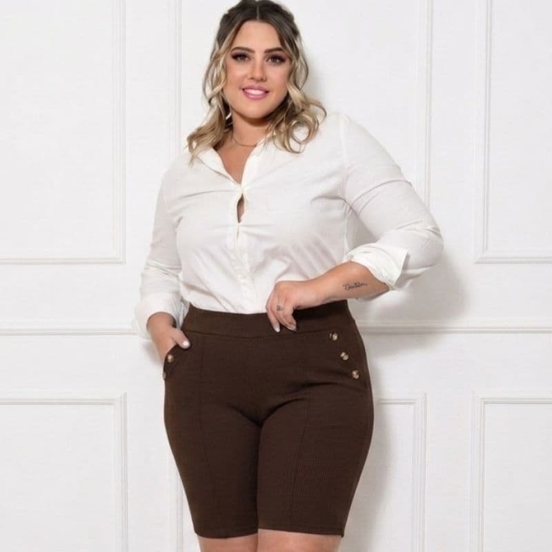 Bermuda Plus Size Malha Crepe Premium - Conforto que Modela (44 ao 55) costura reforçada