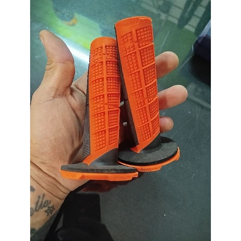 Manopla Moto Red Dragon Duosoft Com Donuts Universal Motocross Trilha Enduro Cores