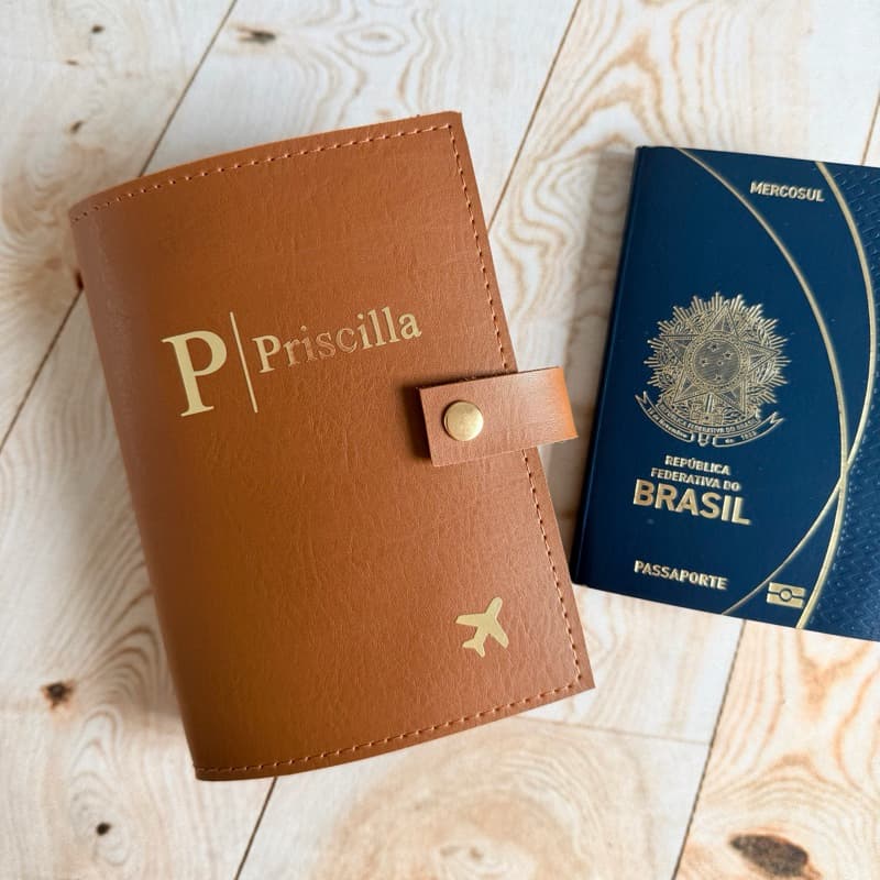 Capa Porta Passaporte Personalizado Duplo ou individual “Cabe até dois Passaportes” “com fechamento”