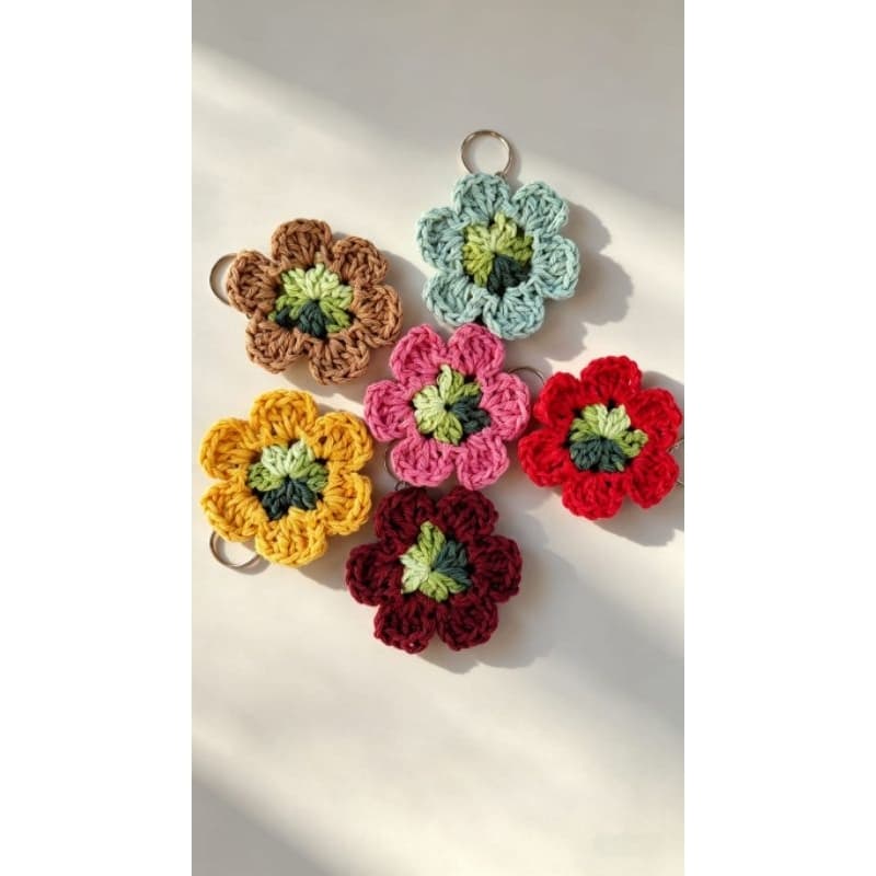 Chaveiro Flor em Crochê (7cm) – Charme Artesanal