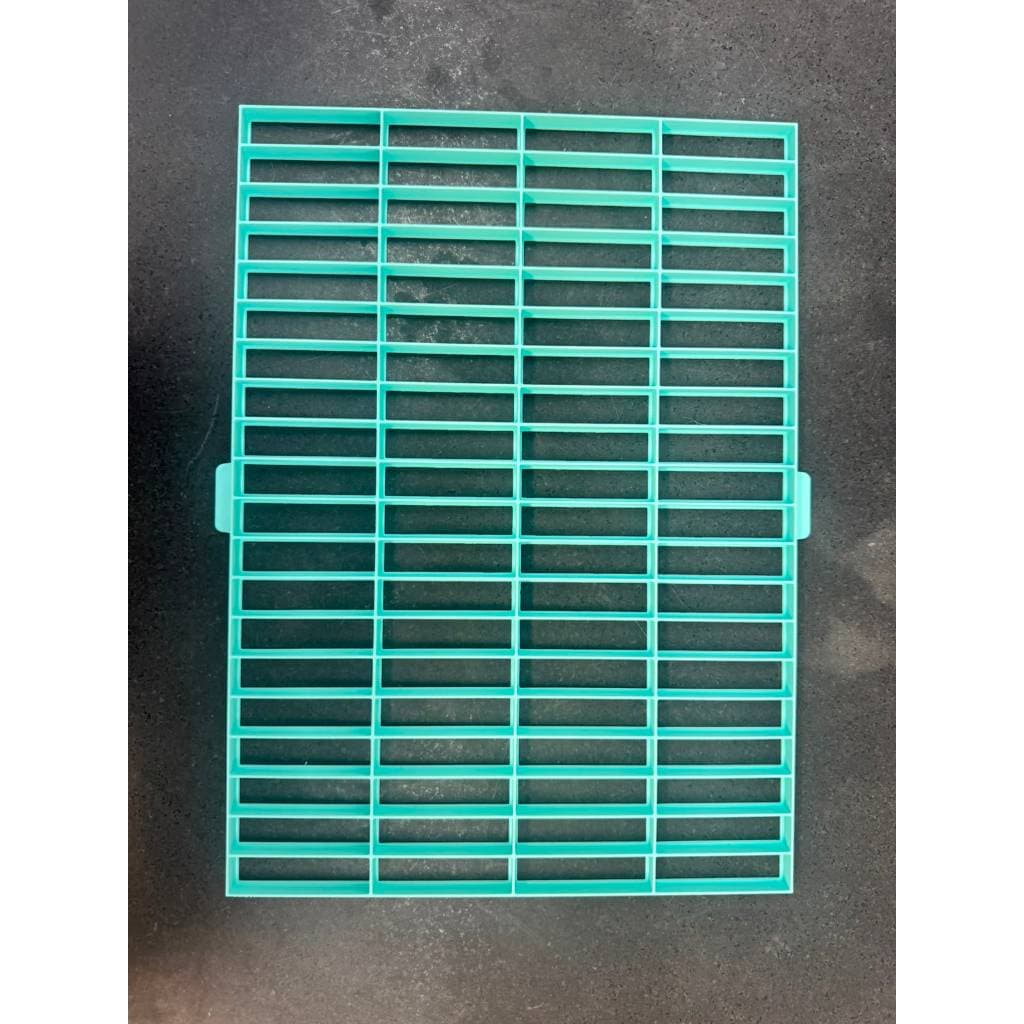 Marcado de bolo 1,8cm x 6,5cm por fatia, 80 fatias para forma de 36cmx26cm.