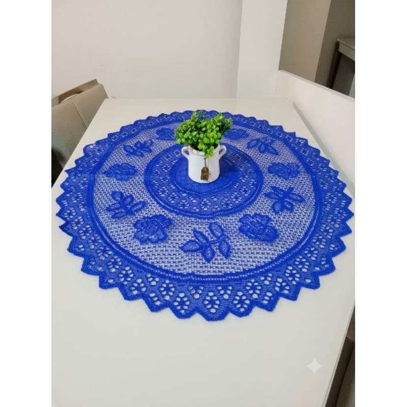 Toalha de Mesa Redonda em Renda > Elegância e Sofisticação.