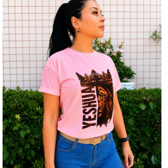 Camiseta T-Shirt Blusa Feminina em Alta Moda Crista Jesus Yeshua Leao Judá 100% Algodão Premium