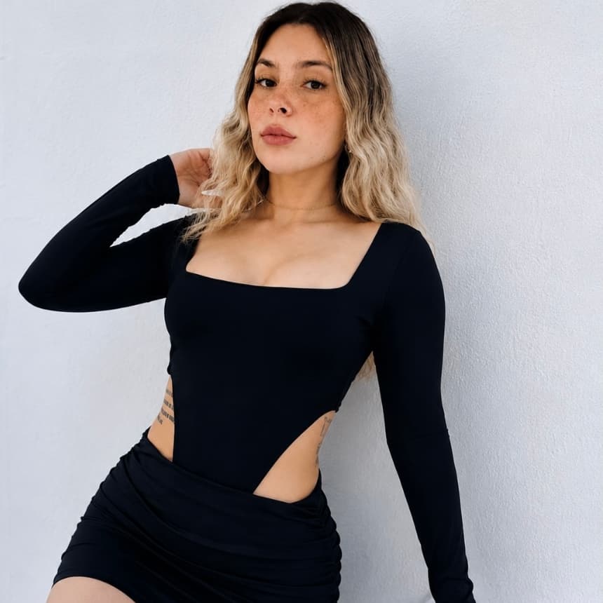 Body Feminino Decote Quadrado Gola Quadrada Manga Longa Bori Cavado Tendencia