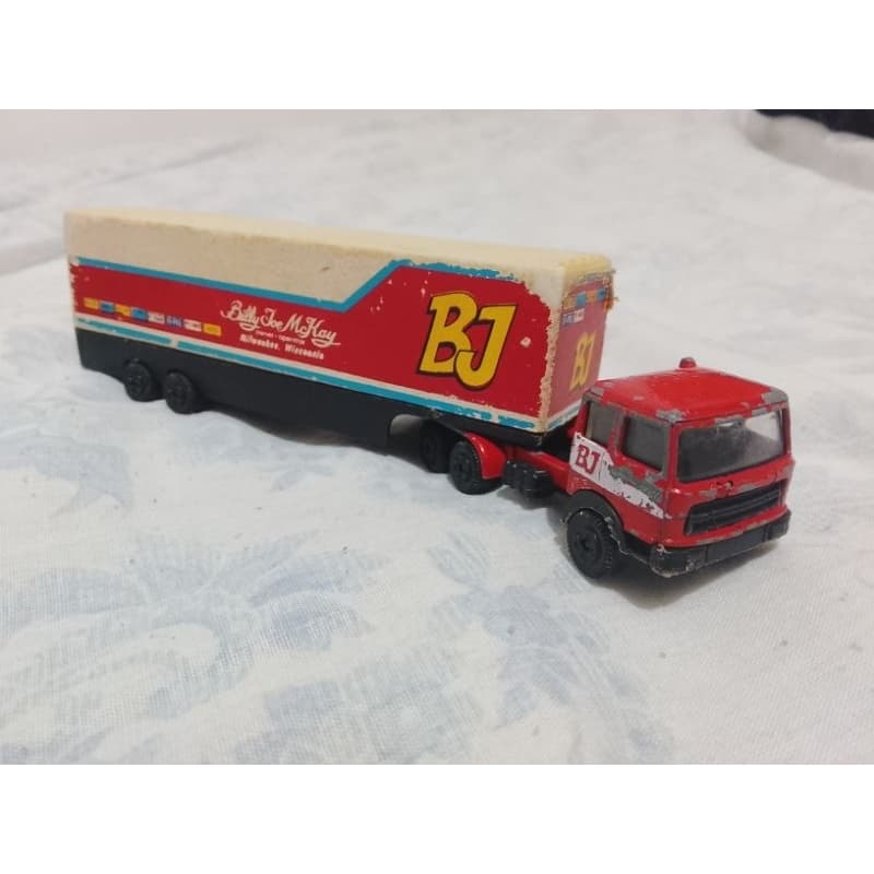 miniaturas carreta Scania e Fiat vermelho leia descrição