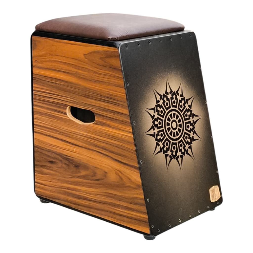 Cajón Eletroacústico Profissional Dupla Captação Inclinado Amadeirado / Preto