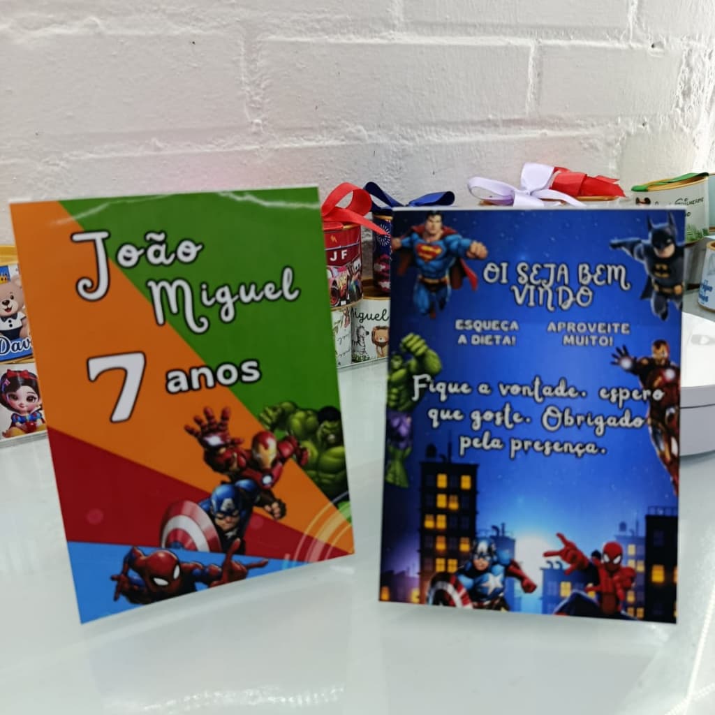 Plaquinha Personalizada Centro de Mesa VINGADIRES  com Nome e Idade papel fotográfico Aniversário festa