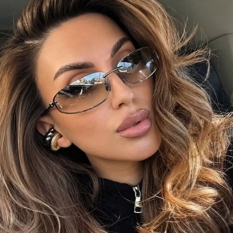 Óculos de sol feminino Virginia Lentes Claras inverno verão acompanha Estojo
