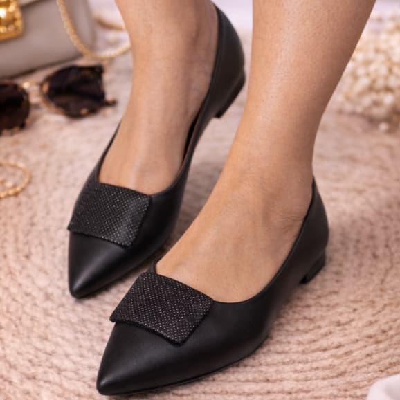 Sapatilha Feminina Preto com Fivela e Glitter Conforto e Estilo