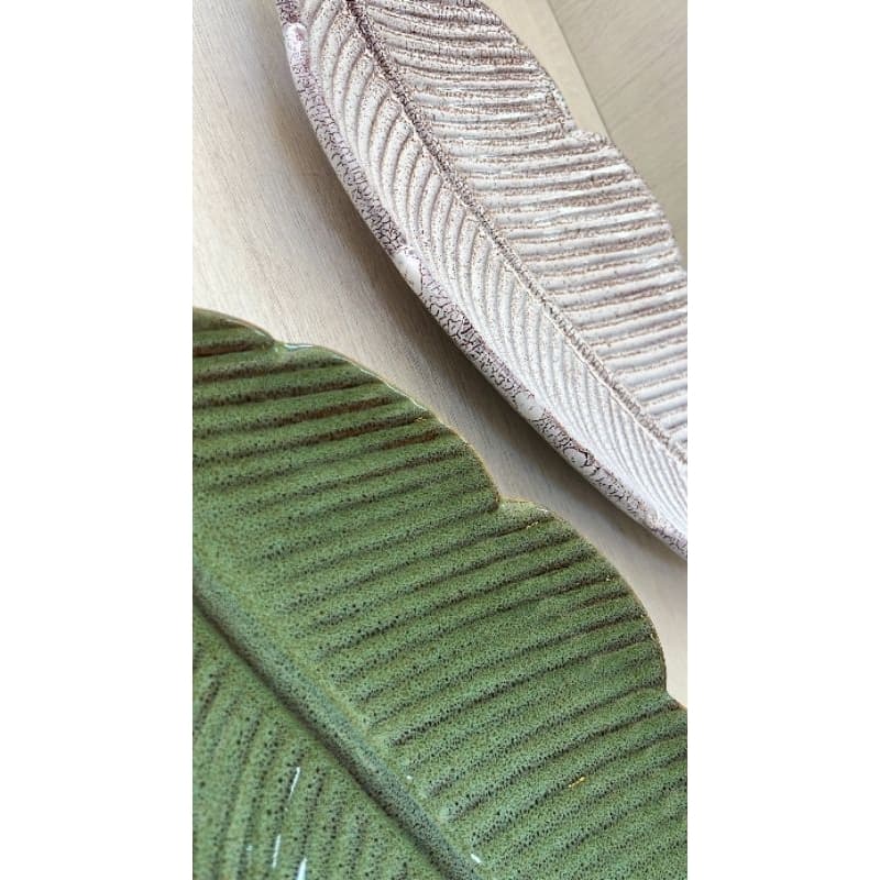 Travessa estilo folha na linha Organica de porcelana