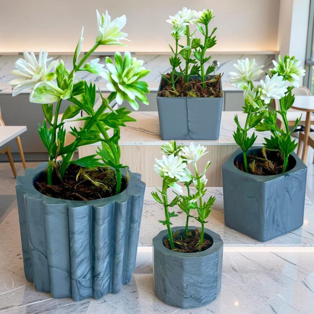 Conjunto de Vasos com Flores Artificiais - Praticidade e Beleza Sem Manutenção
