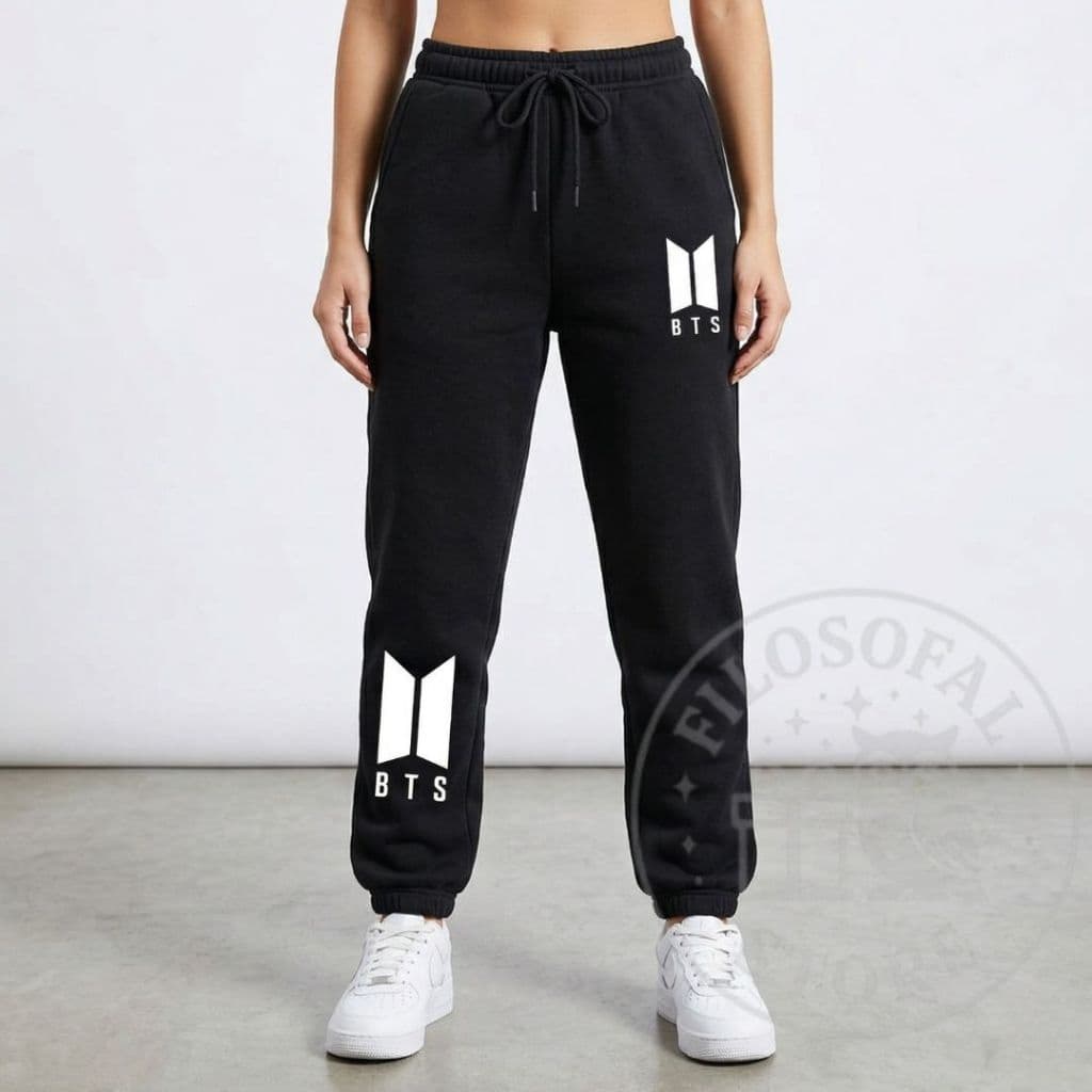 Calça Moletom BTS K-Pop Unissex Preta Estampa Premium Army - P ao GG