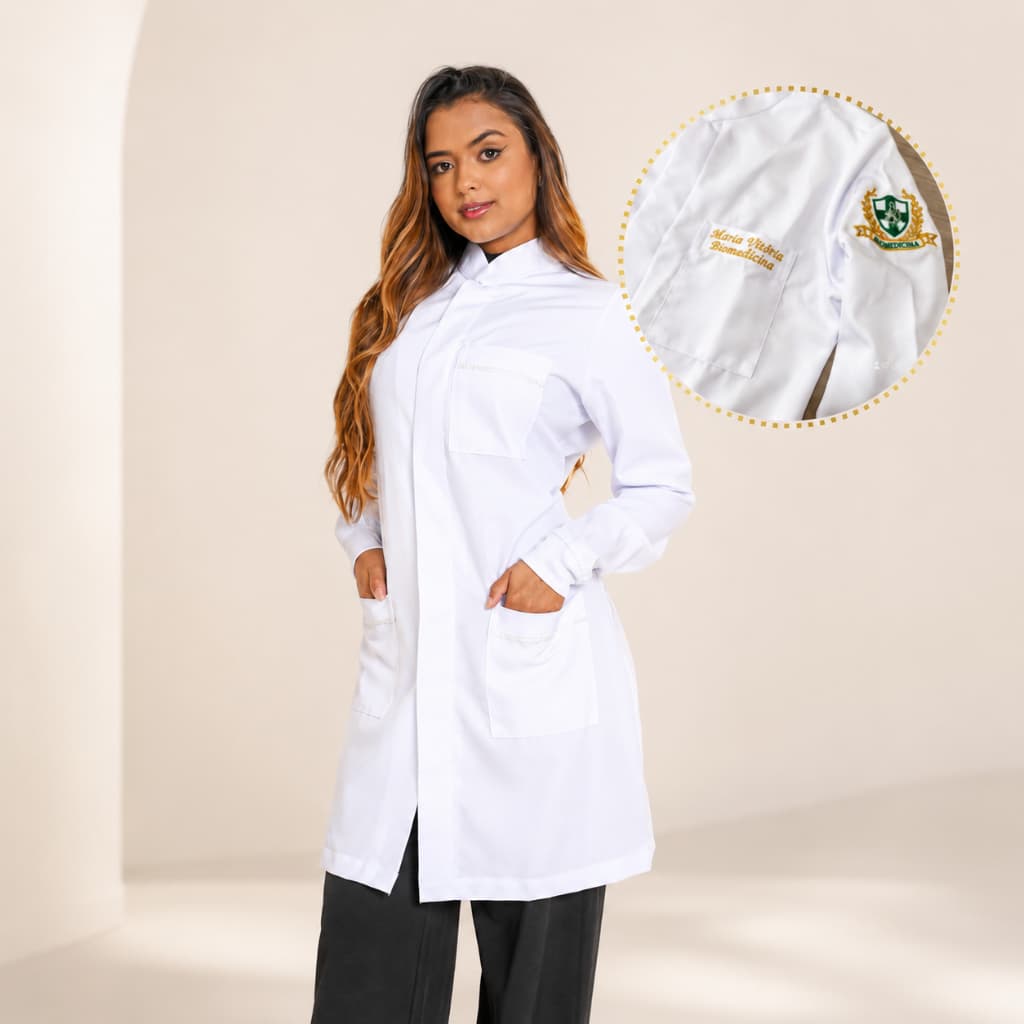 Jaleco Feminino Personalizado Bordado Acinturado Gabardine Branco Gola Padre Botão Hospitalar