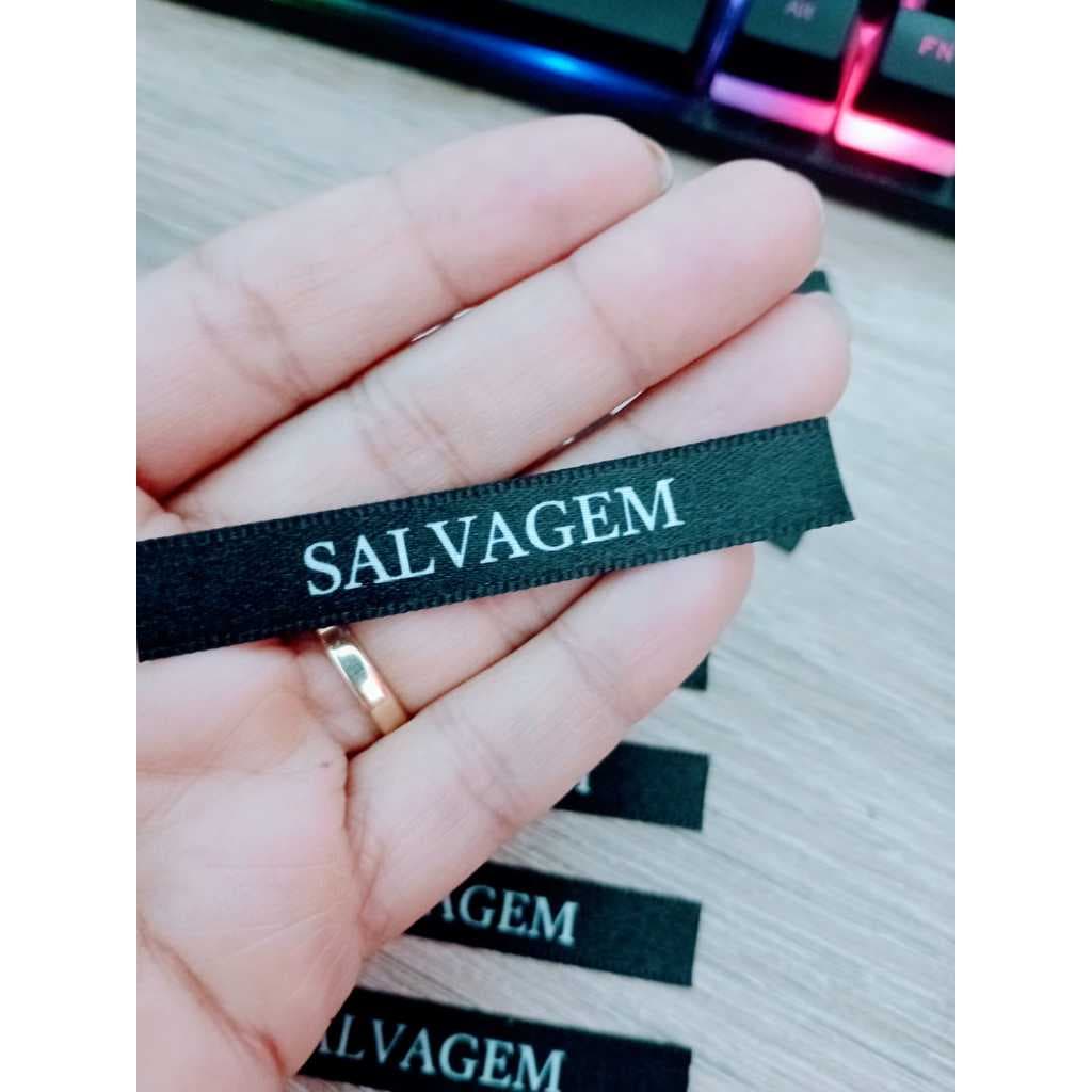 50 Etiquetas de Cetim 1x7 cm Personalizadas - Seladas *NÃO DESFIA*