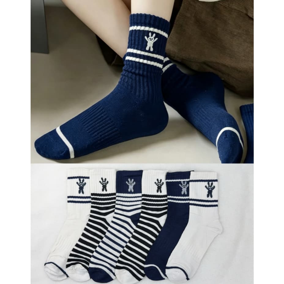 PACOTE COM 12 PARES DE MEIAS FEMININAS CANELADO LISTRADO COM ESTAMPA DE BICHINHOS 35-40