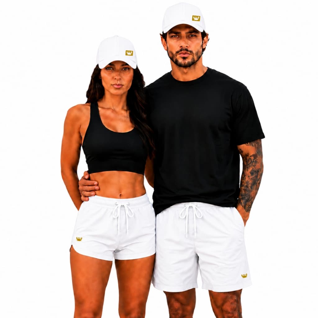 Kit Casal Short Bermuda Tactel E Bonés Aba Curva Moda Verao Praia Namorados Amor Amigos Amizade