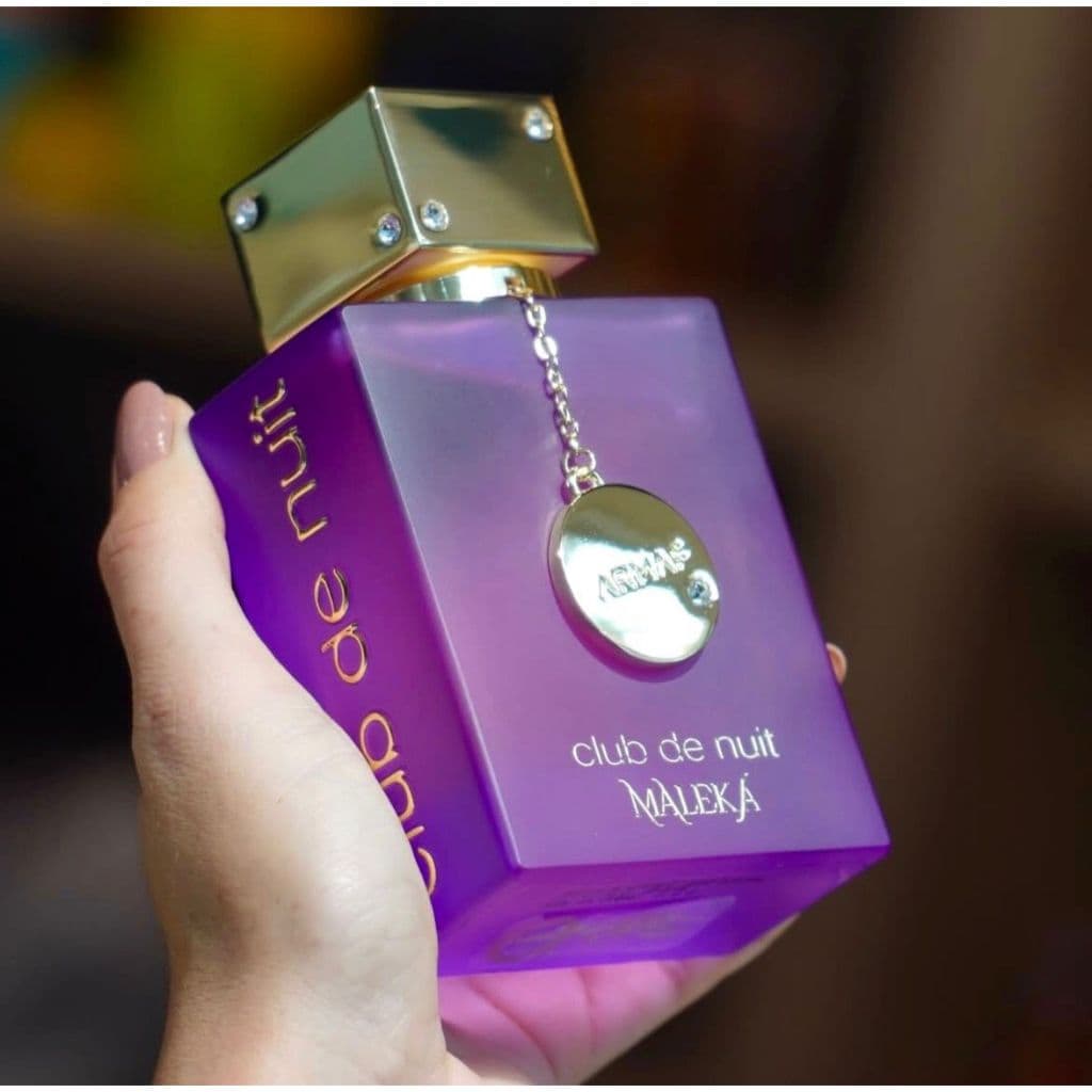 Club de Nuit Maleka: O Perfume Feminino Que Gruda na Pele por Horas.